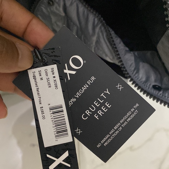 Selling woman's medium size coat! cruelty free!! - Picture 3 of 5